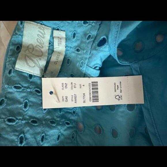 NWT Island Blue Classic J. Crew Eyelet Button Up, Size 4 - Picture 5 of 6